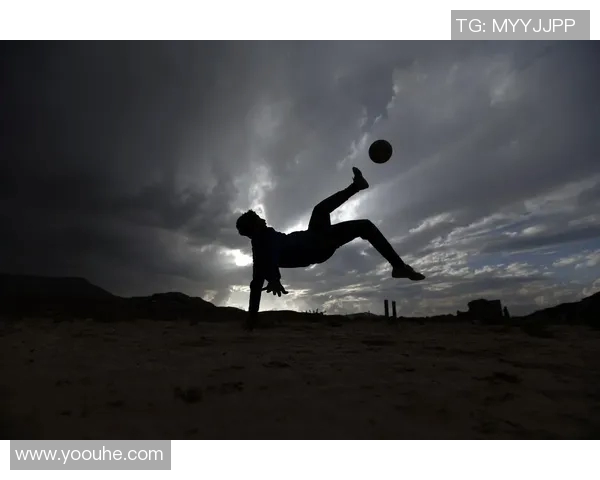 揭秘足球明星红衣少年背后的故事与成就