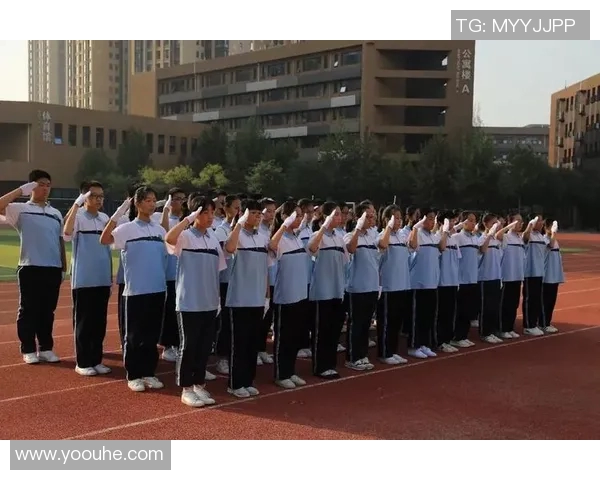 法国足球明星们的敬礼瞬间展现了他们的风采与激情